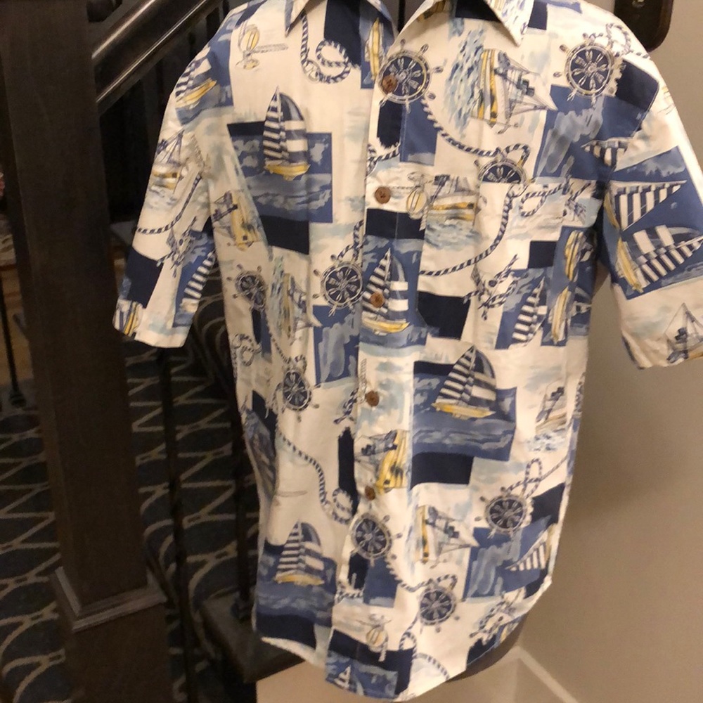 Men’s Casual Button Down, Roundtree & Yorke Short Sleeve Size Small